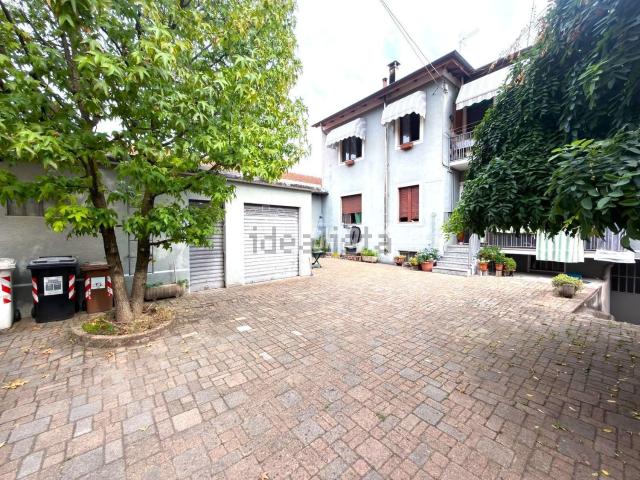 Villetta indipendente in vendita di 300 m² in Via Carlo Casale, 26