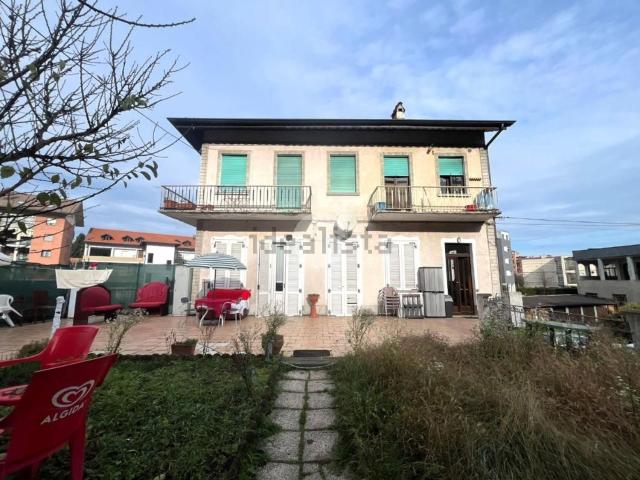 Villetta indipendente in vendita di 300 m² in Via Casale, 25