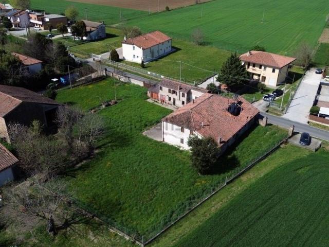 Villetta indipendente in vendita di 300 m² in Via Chiesa Prà
