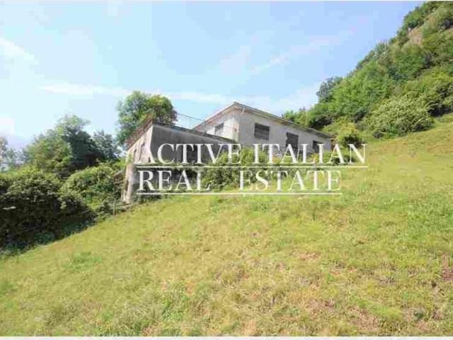 Villetta indipendente in vendita di 300 m² in Via Cima dei Ronchi
