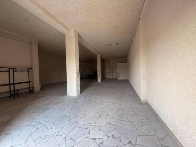 Villetta indipendente in vendita di 300 m² in Via A. Lombardi