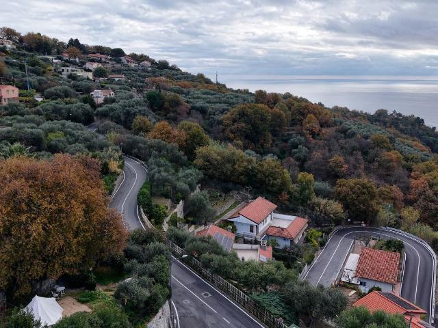 Villetta indipendente in vendita di 300 m² in Via Amerigo Vespucci, 10