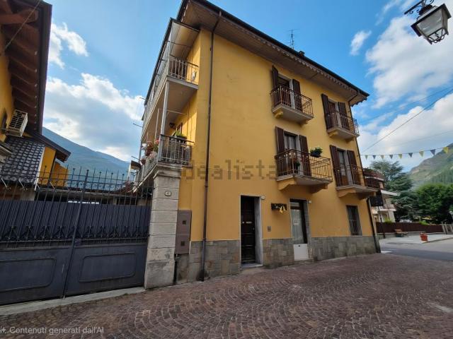 Villetta indipendente in vendita di 300 m² in Via Angelo Barale, 69