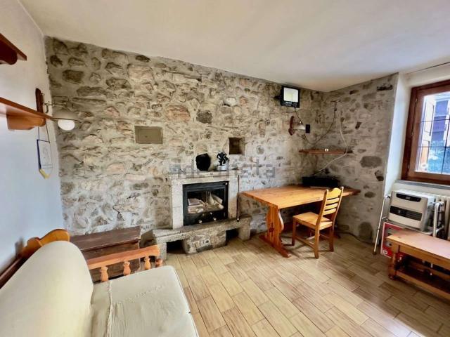 Villetta indipendente in vendita di 300 m² in Via ai Monti, 1