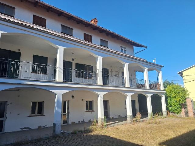 Villetta indipendente in vendita di 300 m² in Via Borgonuovo, 2