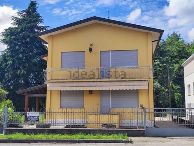 Villetta indipendente in vendita di 300 m² in Via Boschetta, 38