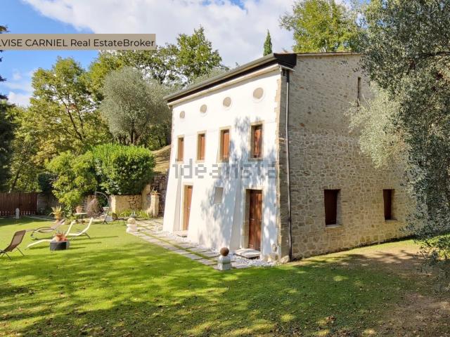 Villetta indipendente in vendita di 300 m² in Via Bassane