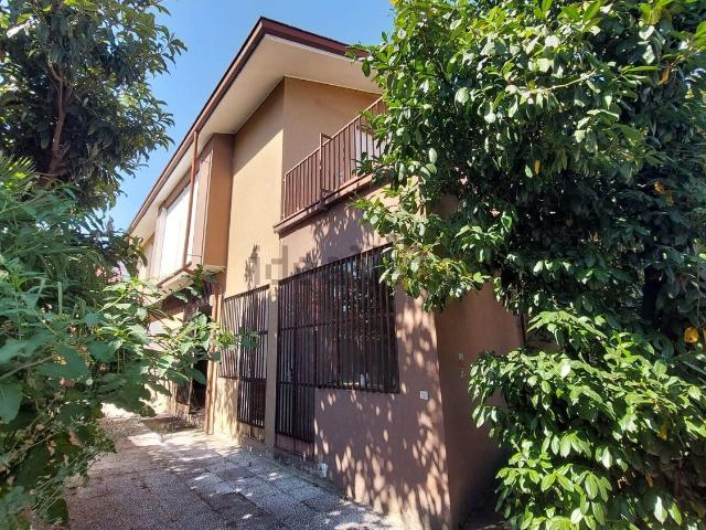 Villetta indipendente in vendita di 300 m² in Via Gorizia, 26
