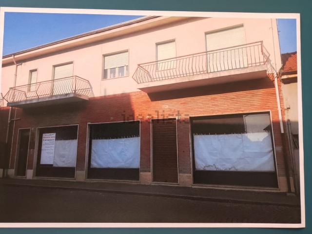 Villetta indipendente in vendita di 300 m² in Via Giacomo Matteotti, 68