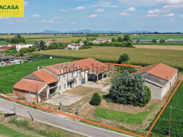 Villetta indipendente in vendita di 300 m² in Via Giavone