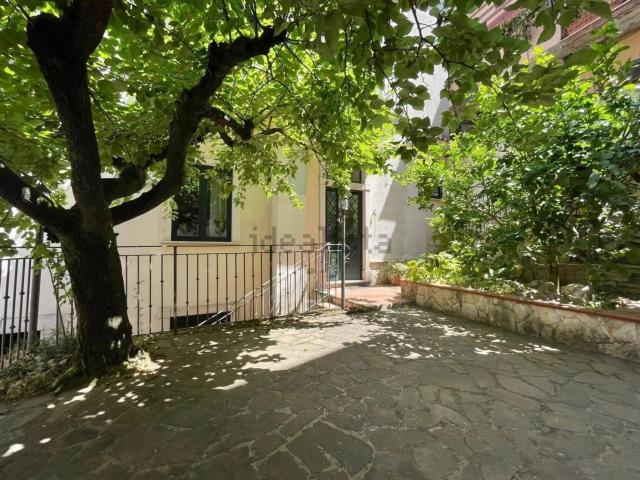 Villetta indipendente in vendita di 300 m² in Via Giordano Bruno