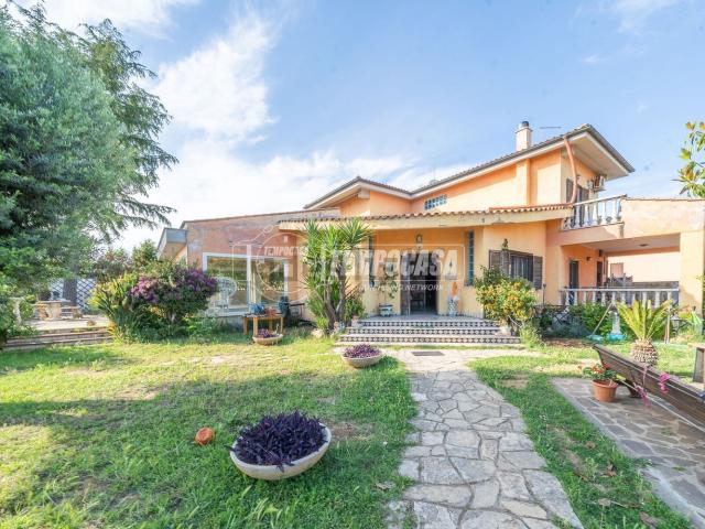Villetta indipendente in vendita di 300 m² in Via Glasgow, 49