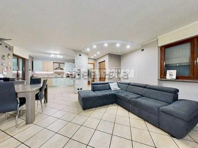 Villetta indipendente in vendita di 300 m² in Via Guido Rossa, 2