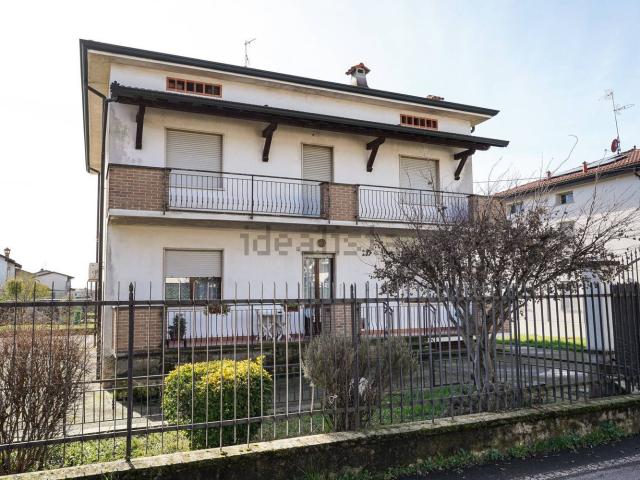 Villetta indipendente in vendita di 300 m² in Via Dante Alighieri, 8