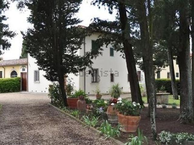 Villetta indipendente in vendita di 300 m² in Via dei Bosconi