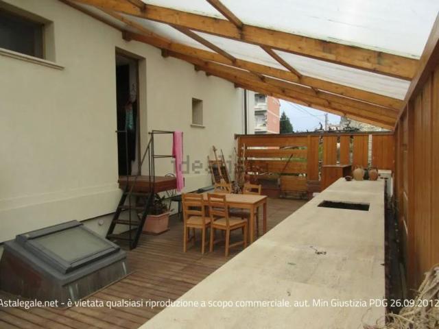 Villetta indipendente in vendita di 300 m² in Via dei Giardini