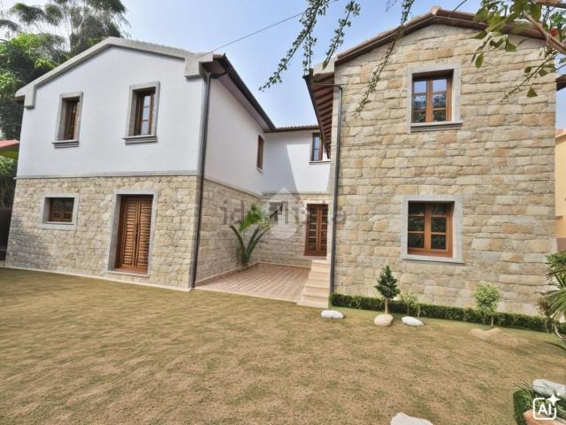 Villetta indipendente in vendita di 300 m² in Via dell&apos Arce