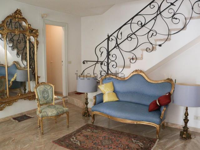 Villetta indipendente in vendita di 300 m² in Via della Piazzarola
