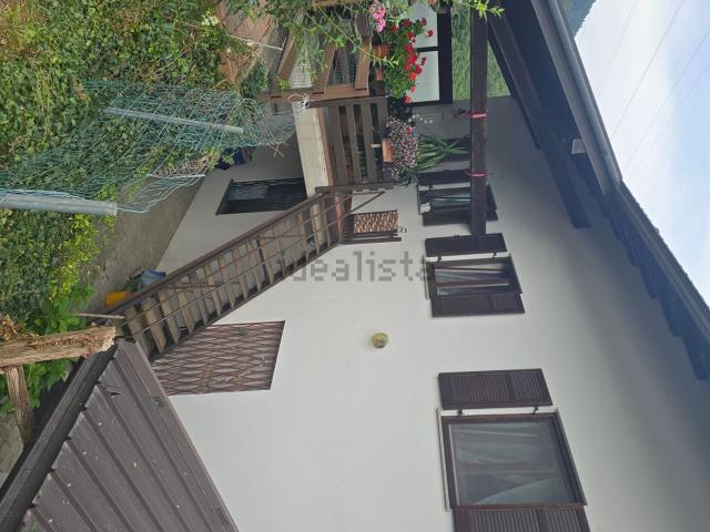Villetta indipendente in vendita di 300 m² in Via delle Alte