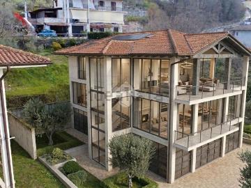 Villetta indipendente in vendita di 300 m² in Via delle Fontanelle, 1