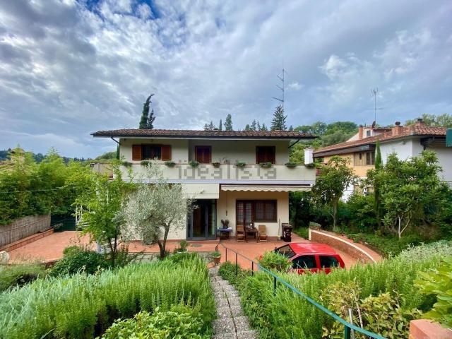 Villetta indipendente in vendita di 300 m² in Via delle Fonti