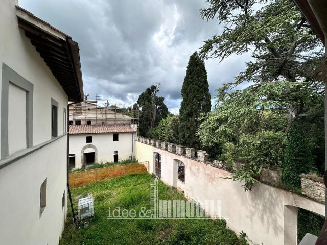 Villetta indipendente in vendita di 300 m² in Via di Campigliano