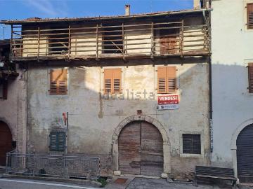 Villetta indipendente in vendita di 300 m² in Via di Vegiara