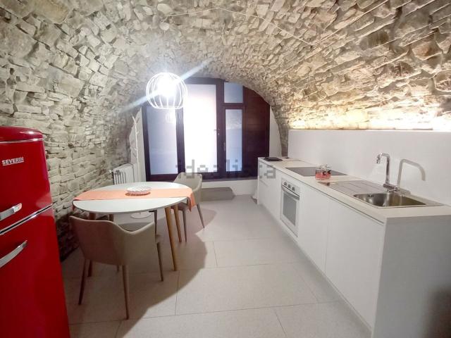 Villetta indipendente in vendita di 300 m² in Via Evasio Colli, 1