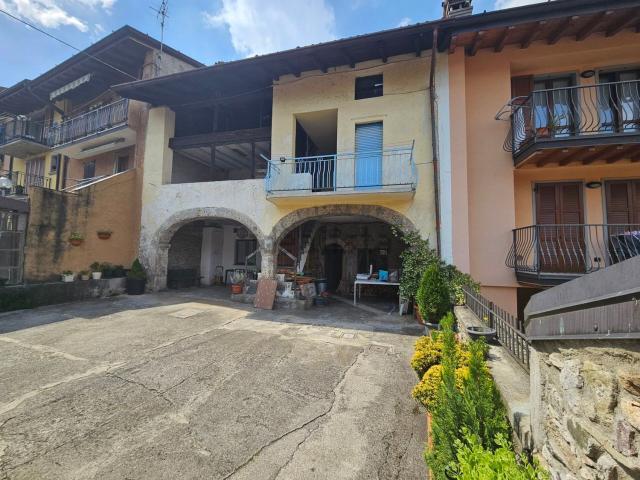 Villetta indipendente in vendita di 300 m² in Via Evaristo Baschenis, 14