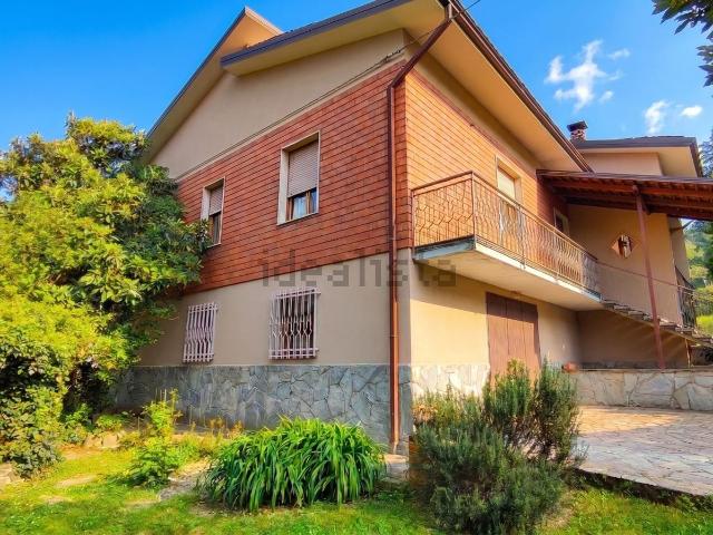 Villetta indipendente in vendita di 300 m² in Via Foppiani Sariano, 32