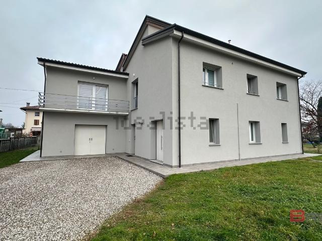 Villetta indipendente in vendita di 300 m² in Via IV Genova