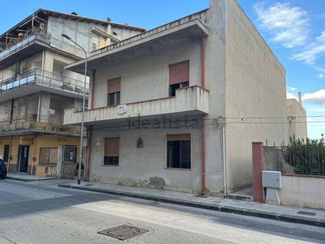 Villetta indipendente in vendita di 300 m² in Via IV Novembre