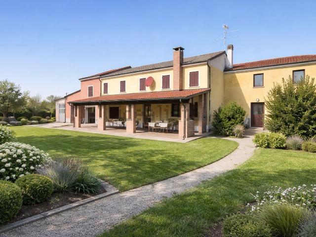 Villetta indipendente in vendita di 300 m² in Via Olmo
