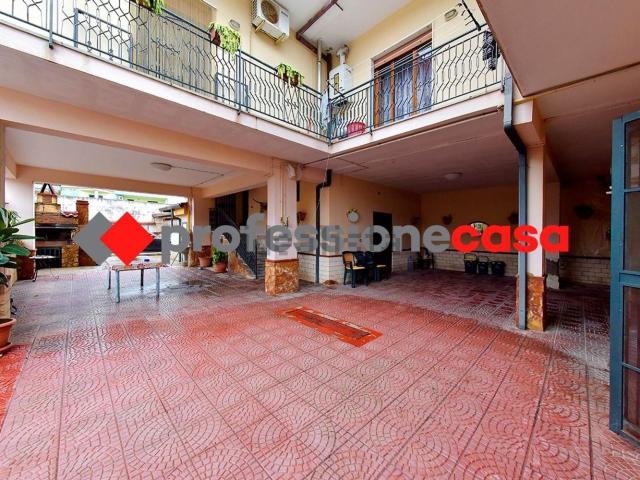 Villetta indipendente in vendita di 300 m² in Via Lamberto Lamberti