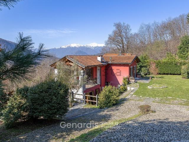 Villetta indipendente in vendita di 300 m² in Via Motte, 10