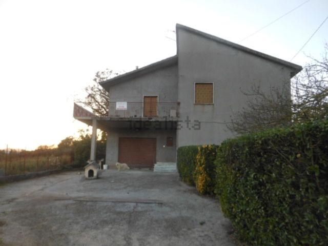 Villetta indipendente in vendita di 300 m² in Via Montano, 42