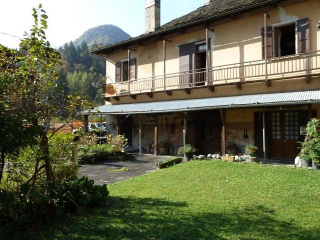 Villetta indipendente in vendita di 300 m² in Via Monte Rosa, 46