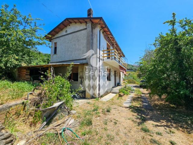 Villetta indipendente in vendita di 300 m² in Via Montefrancio, 49
