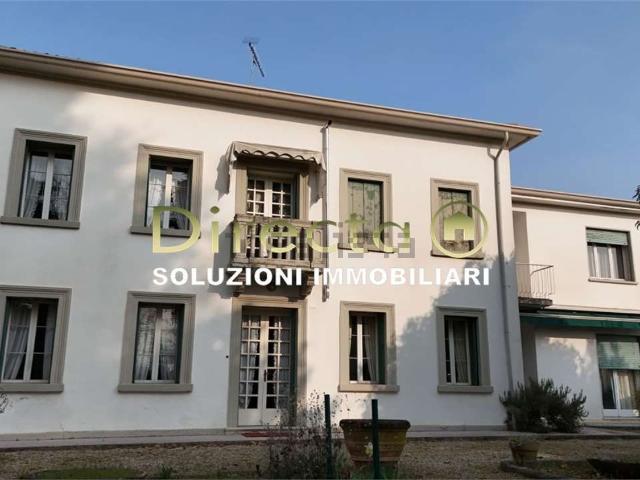 Villetta indipendente in vendita di 300 m² in Via Madonna