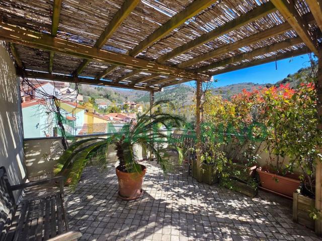 Villetta indipendente in vendita di 300 m² in Via Marconi
