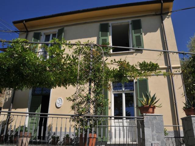 Villetta indipendente in vendita di 300 m² in Via Martiri di Belfiore, 25