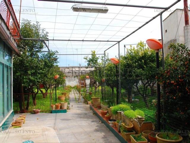 Villetta indipendente in vendita di 300 m² in Via Michele Rizzo, 30