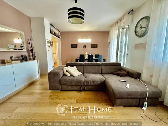Villetta indipendente in vendita di 300 m² in Via Milone