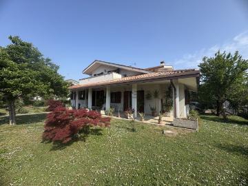 Villetta indipendente in vendita di 300 m² in Via Miramonti