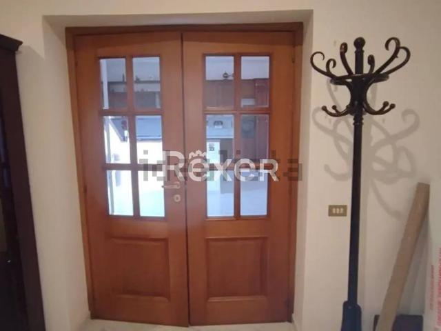 Villetta indipendente in vendita di 300 m² in Via Mirteti