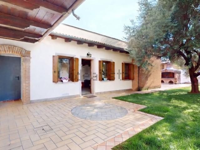 Villetta indipendente in vendita di 300 m² in Via Muzzana, 11