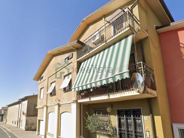 Villetta indipendente in vendita di 300 m² in Via Nogarola