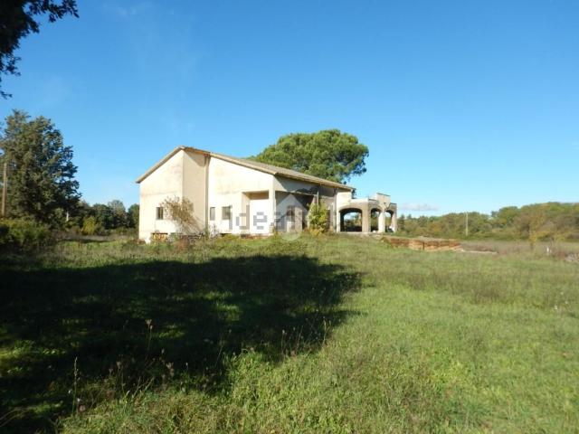 Villetta indipendente in vendita di 300 m² in Via Nepesina