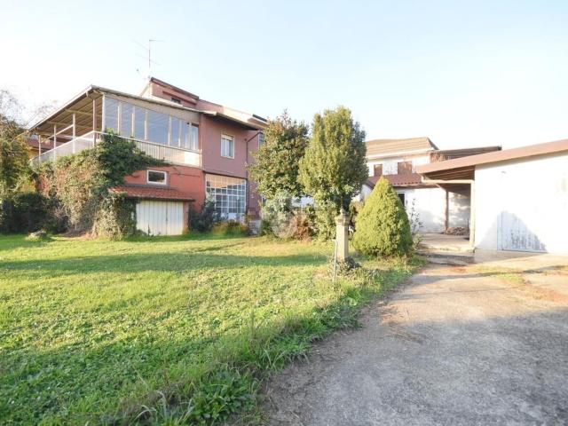 Villetta indipendente in vendita di 300 m² in Via Sondrio