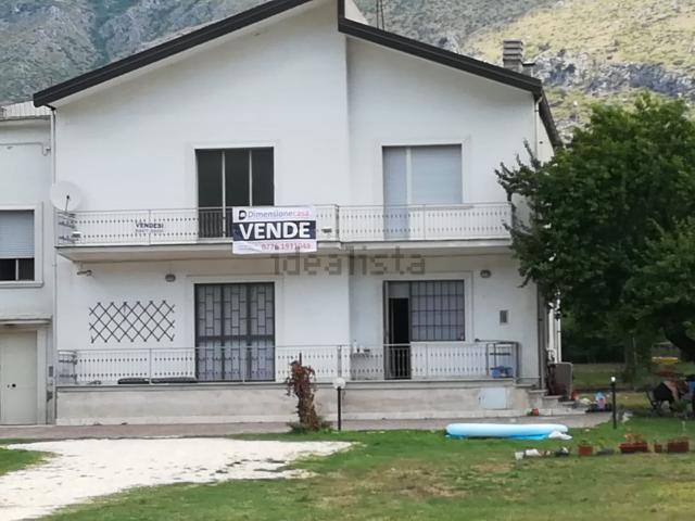Villetta indipendente in vendita di 300 m² in Via san cataldo